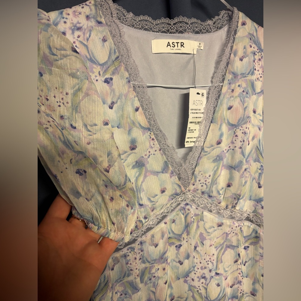 Astr Floral Maxi Dress in Light Lavender and Cream - Picture 2 of 4